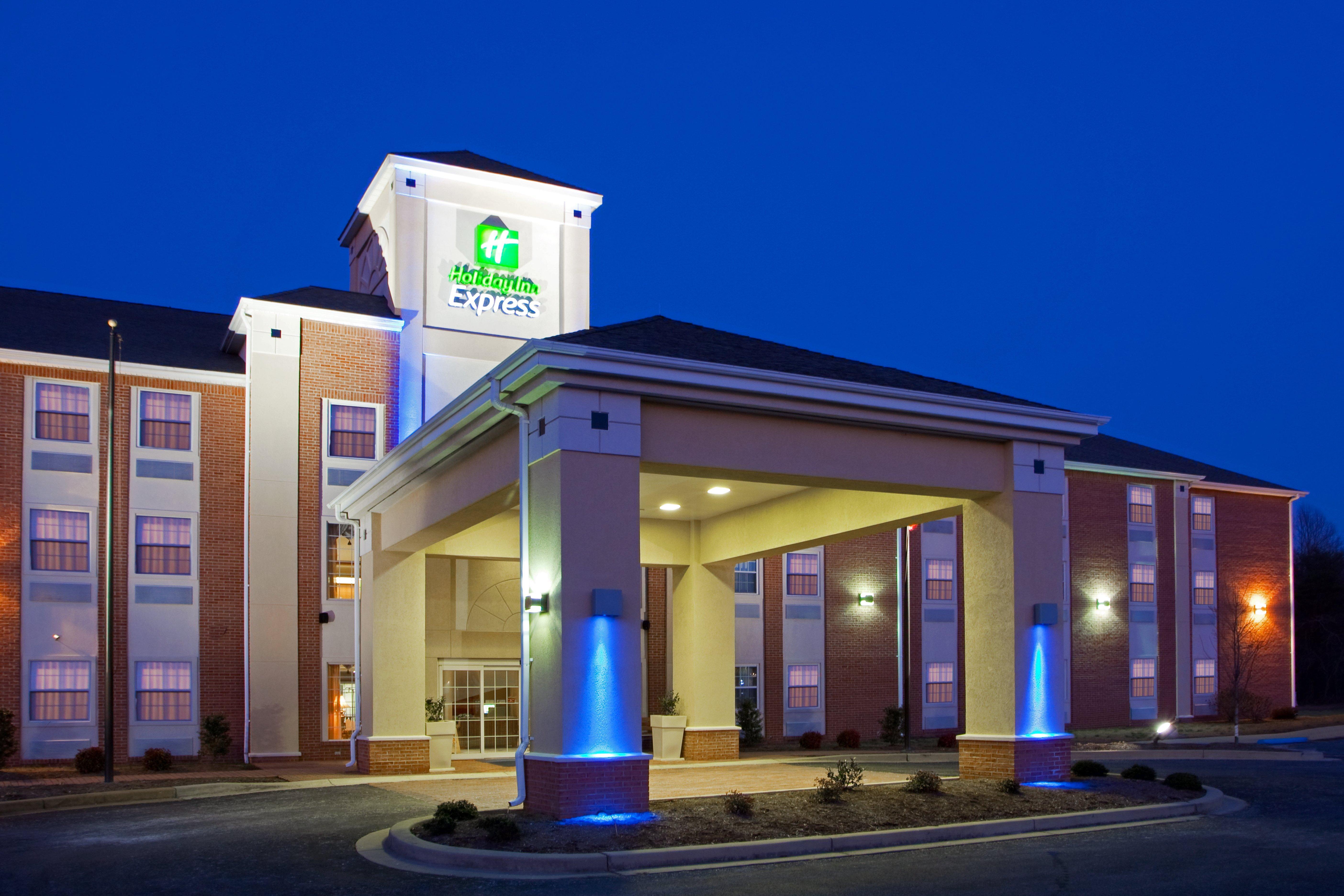 Holiday Inn Express Prince Frederick By Ihg Bagian luar foto