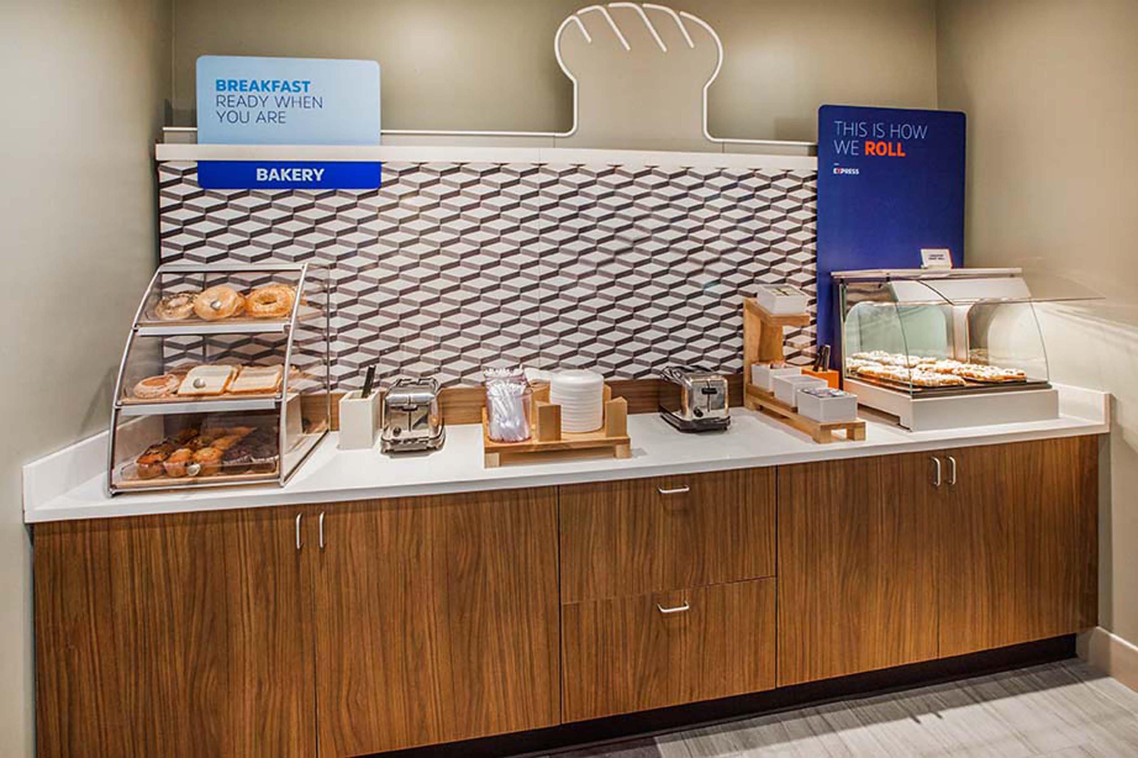 Holiday Inn Express Prince Frederick By Ihg Bagian luar foto