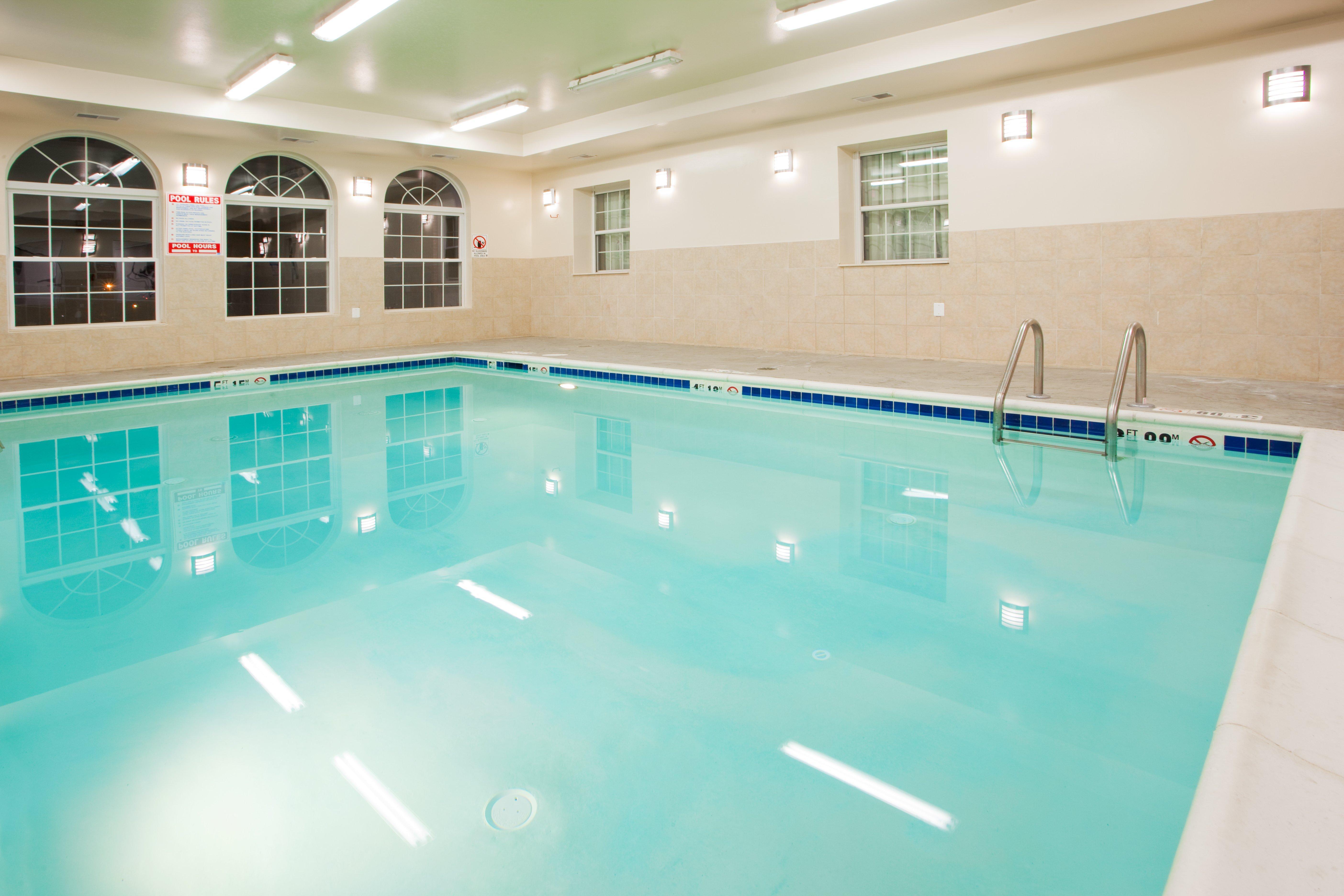 Holiday Inn Express Prince Frederick By Ihg Bagian luar foto