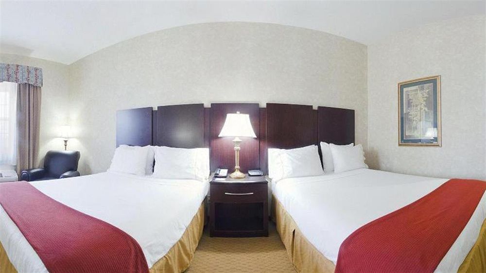 Holiday Inn Express Prince Frederick By Ihg Bagian luar foto
